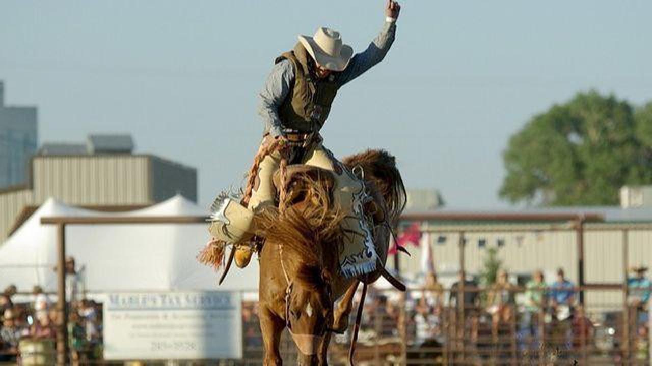 45 Cowboy Jokes That Will Make You Laugh Out Loud