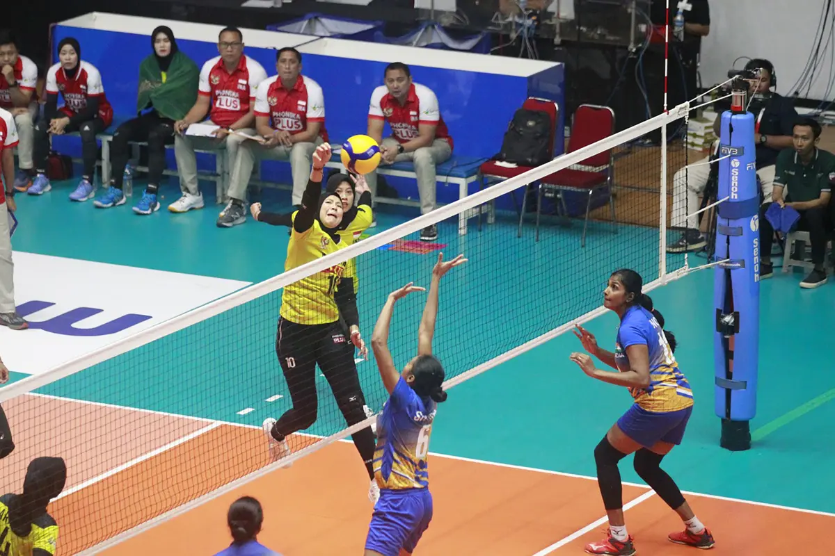 Foto: India Jadi Korban Terakhir, Timnas Bola Voli Putri Indonesia Hadapi China Taipei di Semifinal AVC Challenge Cup 2023