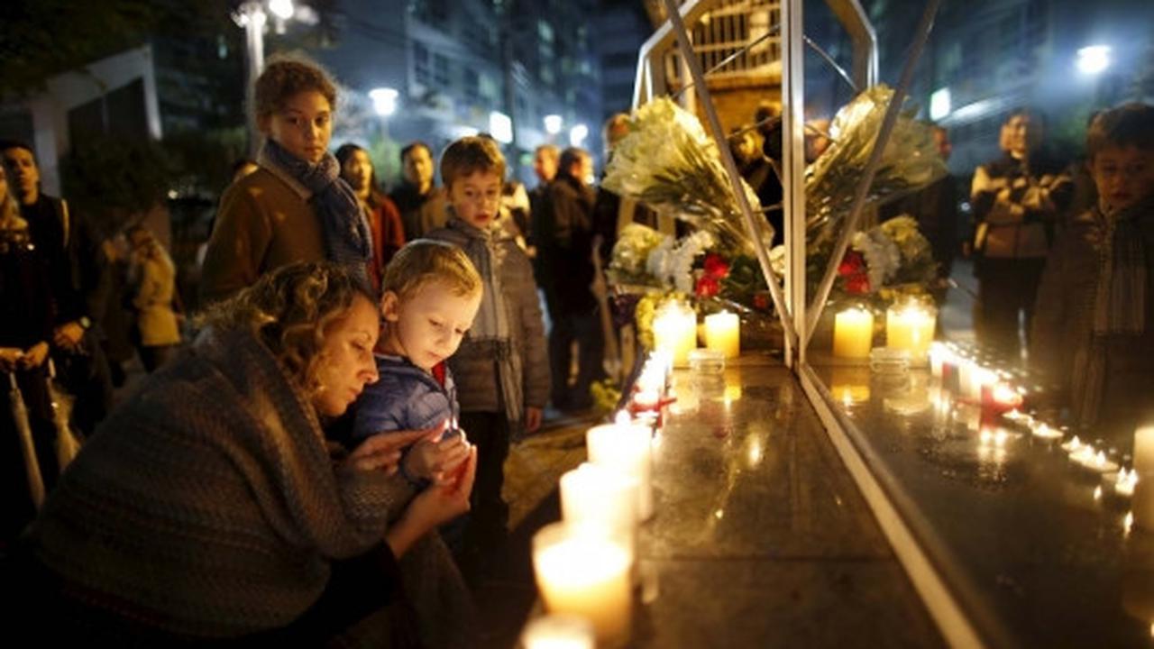 Dunia berduka untuk korban serangan di Paris