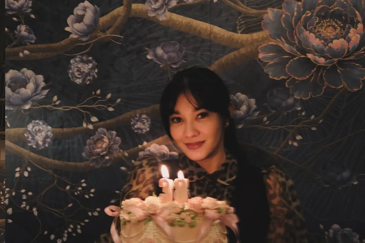 Pesona Naysila Mirdad yang Makin Matang di Usia 38 Tahun dengan Curtain Bangs