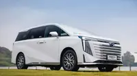Pesaing Toyota Alphard dari Tiongkok kembali panaskan persaingan