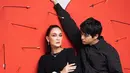 Rayakan Valentine, Luna Maya dan Maxime Bouttier tampil kompak dengan all black dari Valentino [@lunamaya]