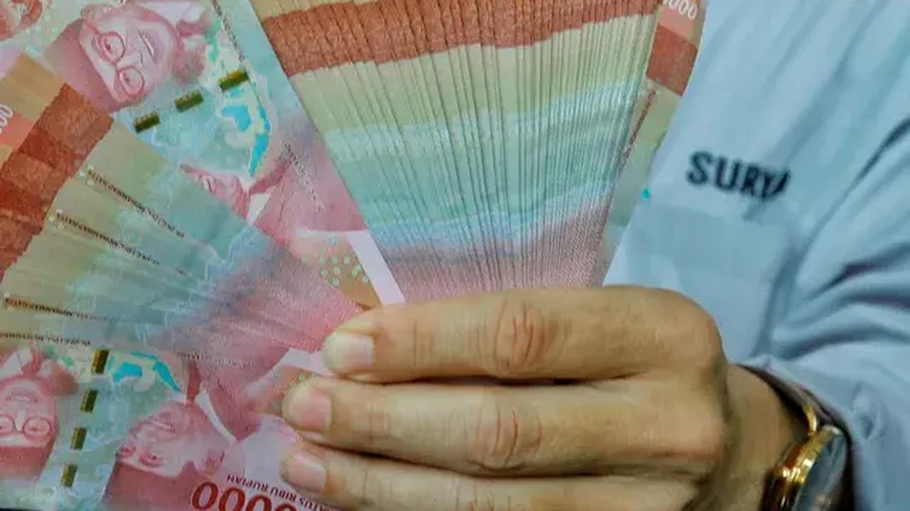 Selain itu, dia juga mencatat belanja pegawai terbagi ke dalam gaji dan tunjangan PNS sebesar Rp90,4 triliun atau naik 12,5 persen dibandingkan realisasi tahun 2022 sebesar Rp80,4 triliun.