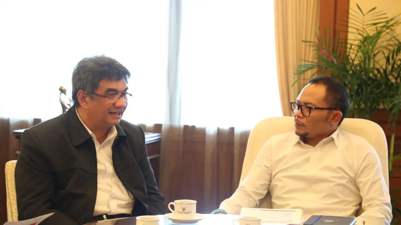 Terkait dengan rencana pemenuhan tenaga kerja, beberapa petinggi PT Pertamina melakukan audiensi dengan Menteri Ketenagakerjaan M Hanif Dhakiri, kemarin.