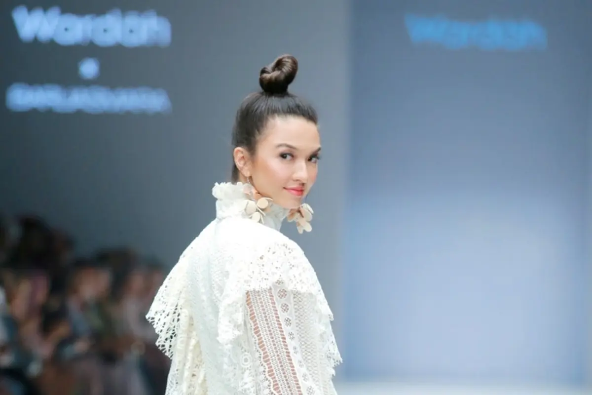 The Unstoppable You - Paris makeup look - Barli Asmara / Image: Wardah eksklusif