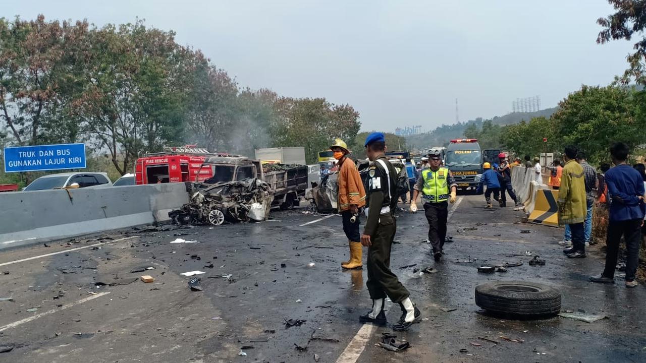 Kecelakaan beruntun terjadi  di kilometer 91 Jalan Tol Purbaleunyi arah Jakarta, Senin (02/09/2019).