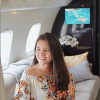 Maia Estianty pamerkan foto Marsha Aruan kekasih El Rumi di jet pribadi. (Instagram @maiaestiantyreal)