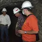 Penelusuran terowongan jalur lori di eks penambangan di Kliripan, Hargorejo Kokap. (KRJogja.com/Agus Sutata)