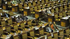 Banyak bangku kosong di sidang Paripurna yang digelar hari ini, Jakarta, Selasa (26/8/14). (Liputan6.com/Johan Tallo)