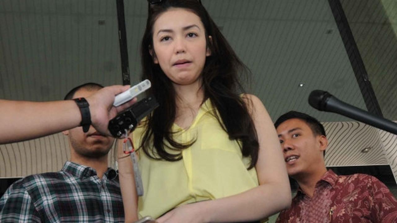 Datangi KPK, Velove Vexia minta izin jenguk OC Kaligis