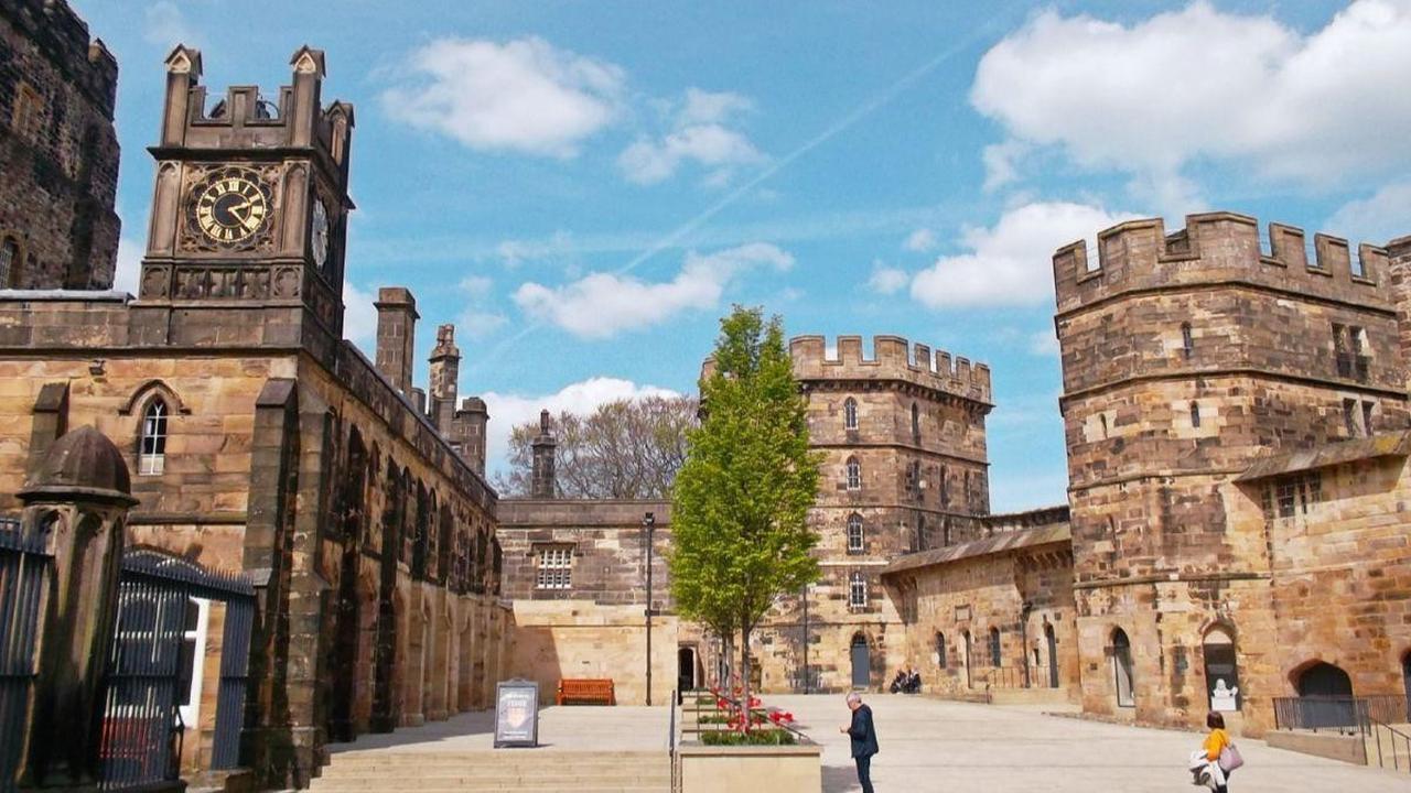 10 Best Castle Ruins in the UK To Get Your Historical Vibe On