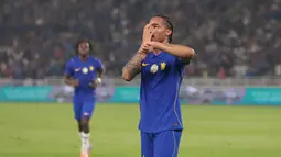 Pemain Chelsea merayakan kemenangan usai mengalahkan AC Milan dengan skor 3-0 dalam laga Indonesia Super Cup 2026 di Stadion Utama Gelora Bung Karno (SUGBK), Jakarta, Sabtu (8/8/2026). João Pedro mencetak dua gol, sedangkan satu gol Chelsea lainnya disumbangkan Moisés Caicedo. Chelsea memastikan gelar juara Indonesia Super Cup 2026 setelah tampil dominan sepanjang pertandingan. (KLY/Budy Santoso)