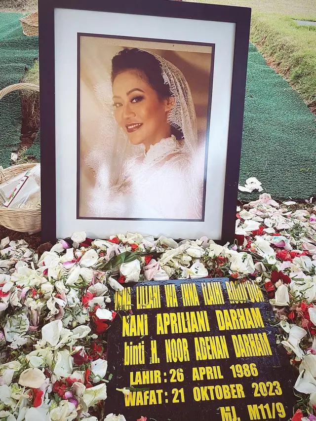 Potret Kenangan Nanie Darham
