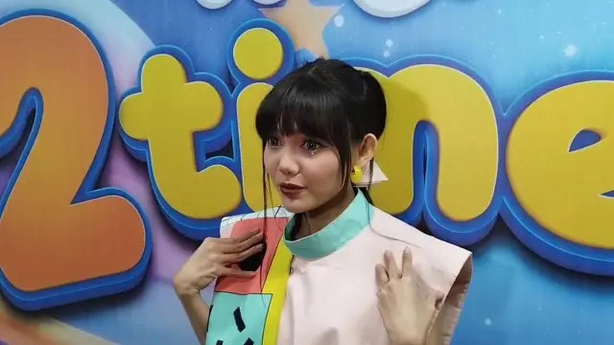 Rina Nose Senang Berbagi Keceriaan dengan Anak hingga Potong Kue di Perayaan HUT Mentari TV yang Ke-2