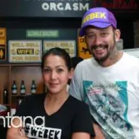 Film ‘The Wedding and Bebek Betutu’ yang diproduseri oleh Mieke Amalia dan Tora Sudiro memperoleh 75.260 penonton di pekan pertamanya. Ternyata banyak cerita seru dalam proses pembuatan film ini. Seperti apa ceritanya?