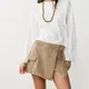 Identik dengan banyak saku, rok ini bisa jadi pilihan untuk tampil kasual tanpa terlihat terlalu basic.  (Foto/Dok: ZARA.com.id)
