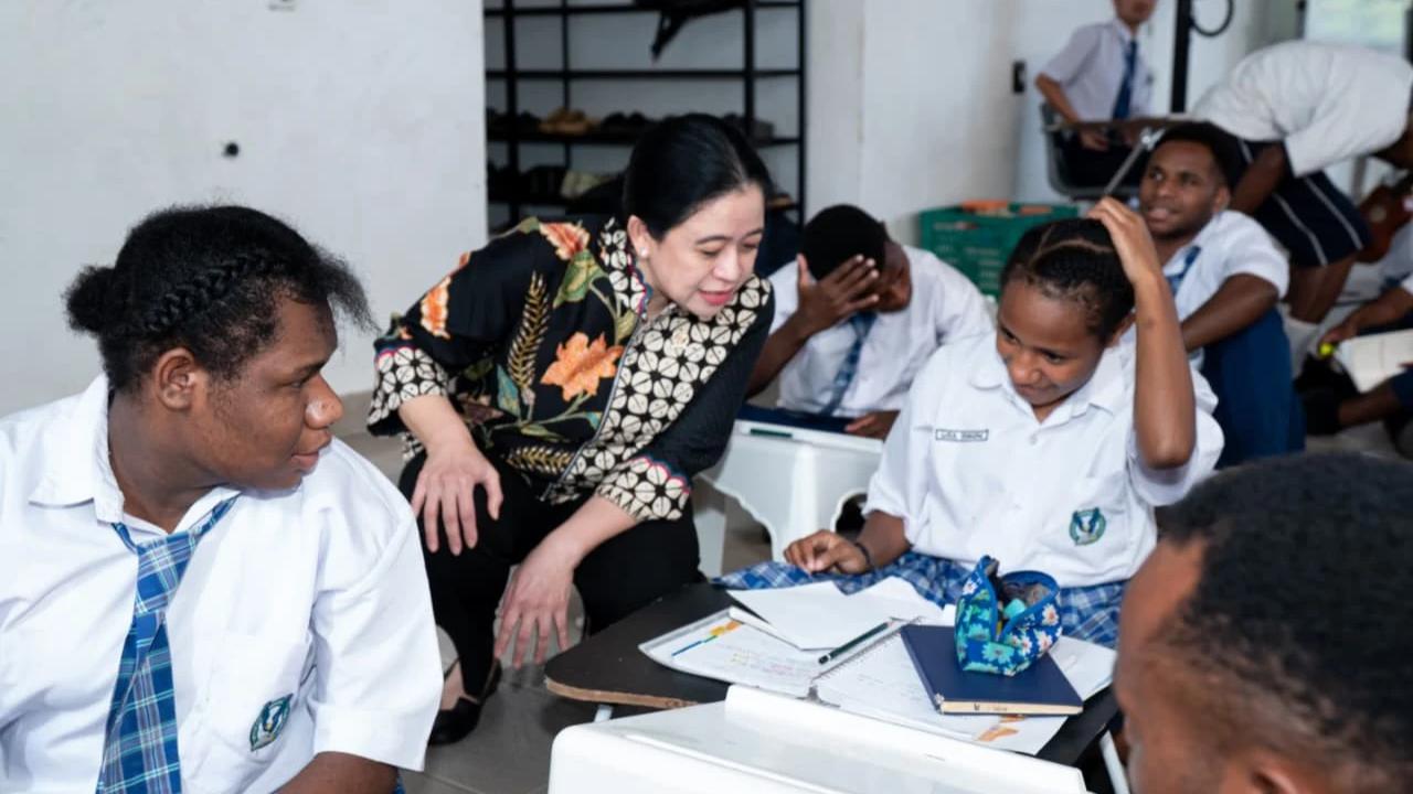 Ketua DPR RI Puan Maharani melakukan kunjungan ke Sekolah Lentera Harapan (SLH) Gunung Moria