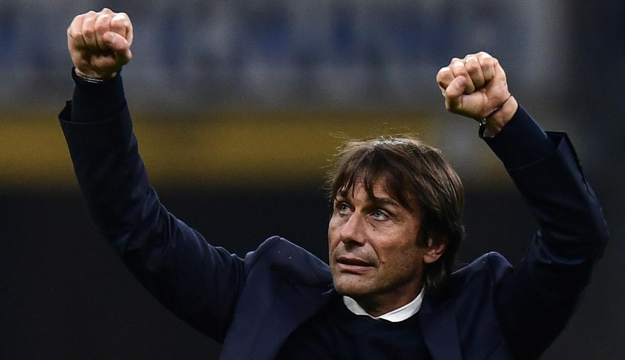 Antonio Conte (30 juta euro) - Conte menjadi pelatih dengan bayaran tertinggi di kompetisi Serie A. Pelatih yang memiliki bayaran 30 juta euro ini berhasil membawa Inter Milan ke papan atas dan bersaing untuk memenangkan trofi Serie A. (AFP/Miguel Medina)