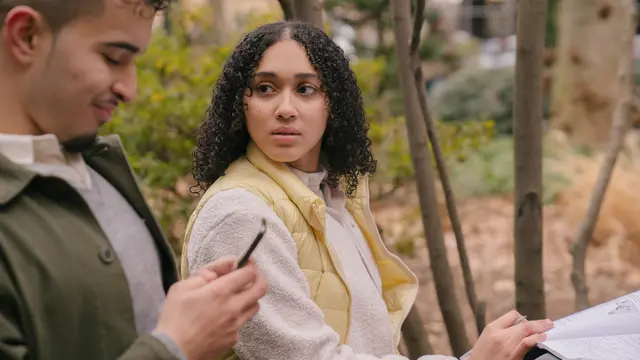 Ilustrasi Pasangan Posesif