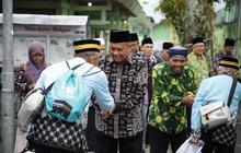 Bupati Harda Kiswaya Lepas Ratusan Jamaah Calon Haji Sleman, Titip Doa untuk Kemajuan Daerah