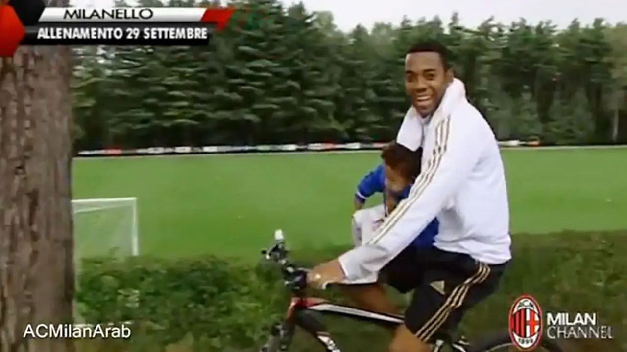 robinho-130930b.jpg