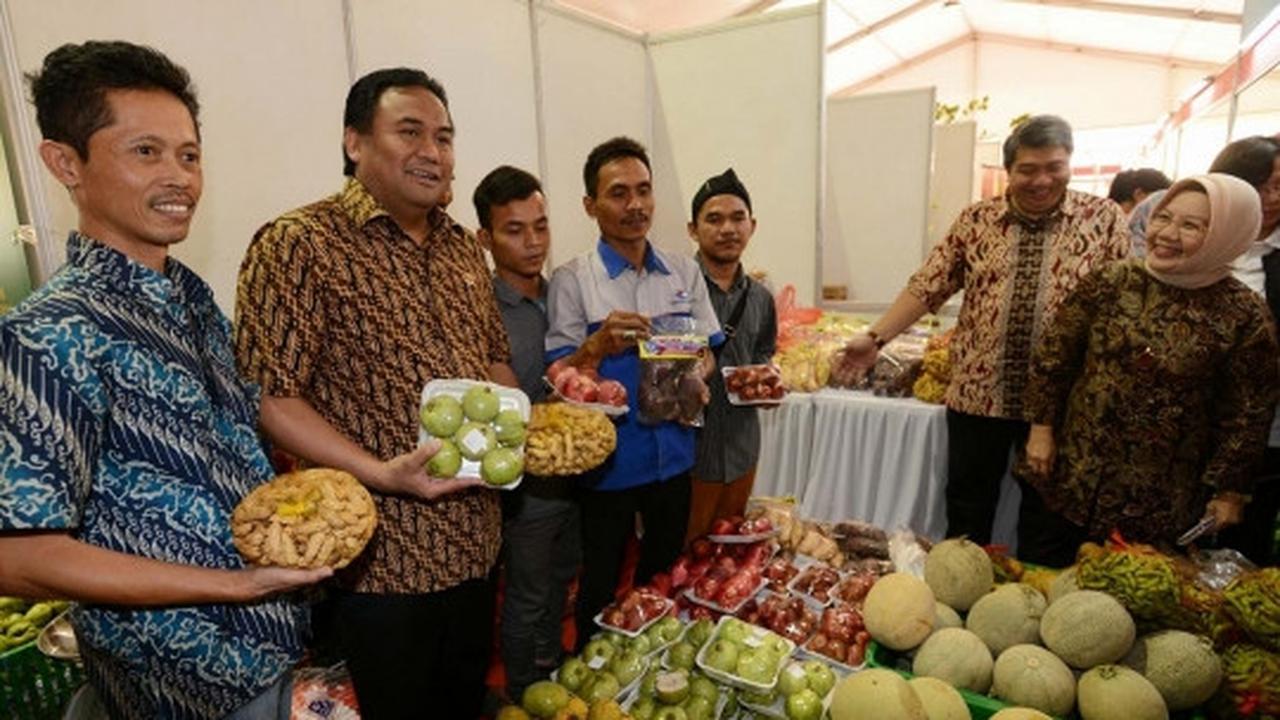 Menteri Rachmat Gobel buka pasar murah di parkiran Kemendag