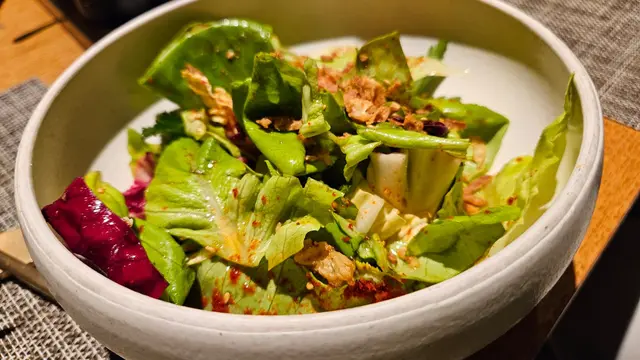 Minyak zaitun bermanfaat untuk kesehatan jantung dan pencernaan Namun, mengonsumsinya dengan diminum langsung dalam jumlah besar tidak diperlukan (Foto: Aditya Eka Prawira/Liputan6.com)