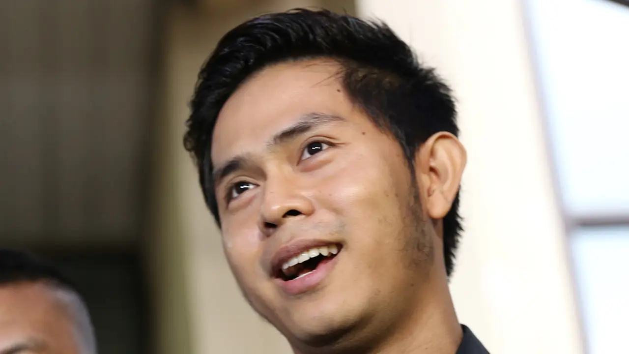 Cakra Khan