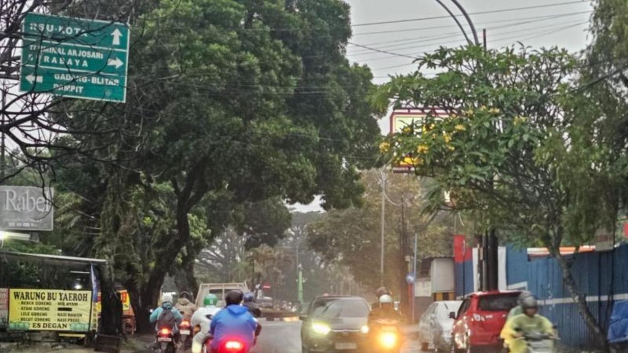 BMKG Ingatkan Potensi Cuaca Ekstrem Pancaroba di Malang Raya, Warga Diminta Waspada