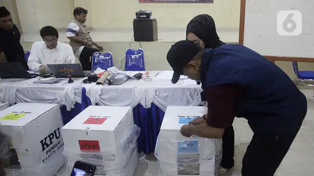 Proses Rekapitulasi Penghitungan Suara Pemilu 2024 di Tingkat Kecamatan