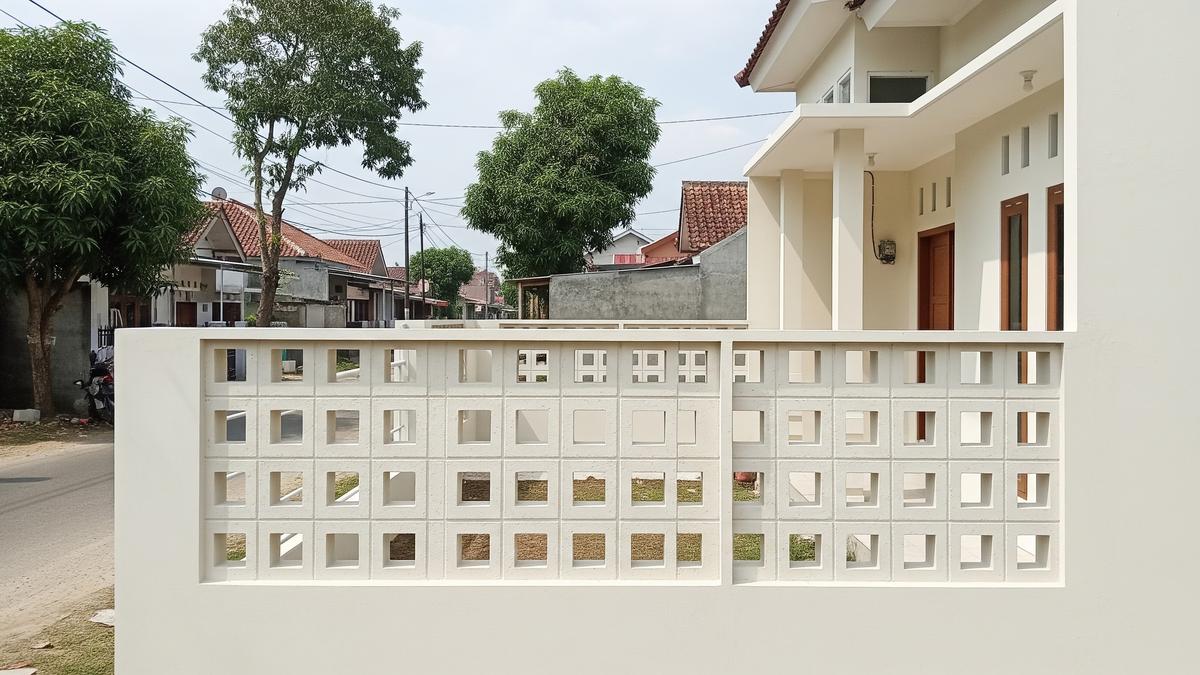 10 Warna dan Motif Pagar Roster yang Membuat Rumah Terlihat Lebih Luas