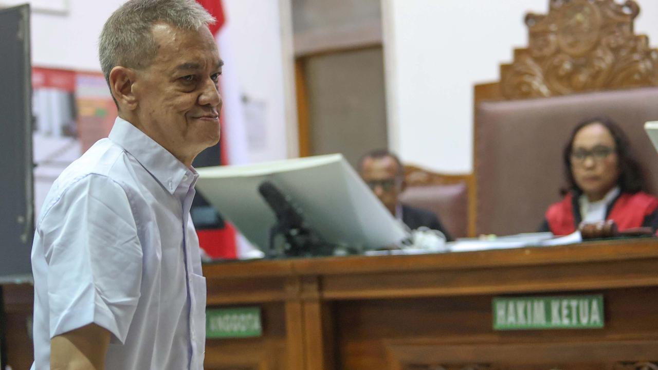 FOTO: Fariz RM Dituntut 6 Tahun Penjara atas Kasus Narkotika