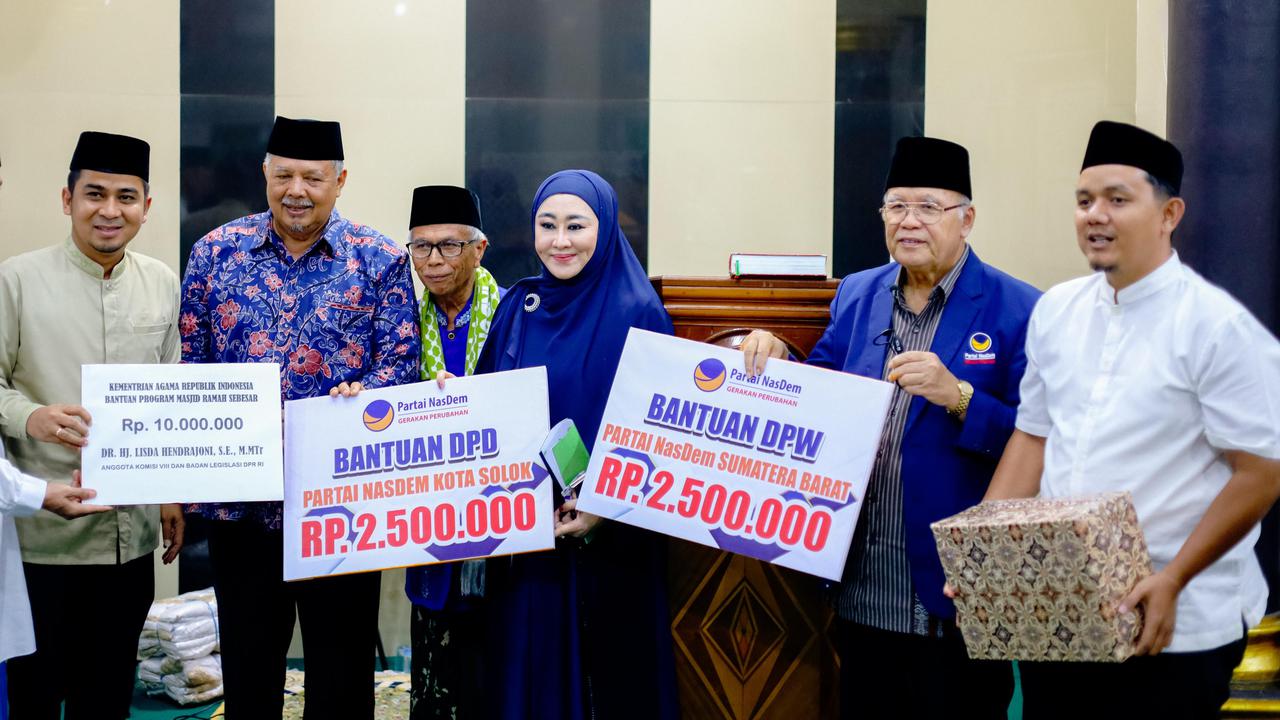 Lisda Hendrajoni NasDem Safari Ramadan di Kota Solok, Bagi-Bagi Alquran dan Bantuan
