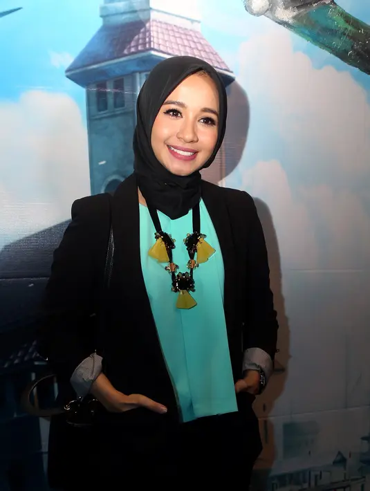 Mantan kekasih Raffi Ahmad ini lebih selektif dalam memilih film yang dibintanginya. Seperti menghindari adegan yang mengharuskannya bersentuhan dengan yang bukan muhrim. (Wimbarsana/Bintang.com)