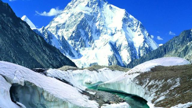 7 Gunung Tertinggi di Tata Surya