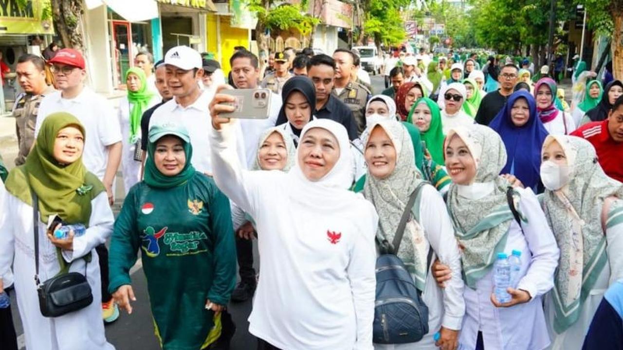 Mengenang Resolusi Jihad, Khofifah Ajak Teladani Nilai Juang Santri dalam Peringatan Hari Santri Nasional 2025