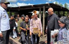 Wapres Gibran Dukung Pembangunan Katedral Asmat dengan Penanaman Cemara, Simbol Harapan Baru