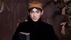 Totalitas dalam berperan, aktor bernama lengkap Juan Bio One Idal Haris itu kini kembali membuat fans kagum dengan penampilannya yang sudah seperti semula. Dibalut pakaian Adat Jawa, pesona Bio One pun terpancar penuh wibawa. Ia tampak lebih fresh di pemotretan terbarunya. (Liputan6.com/IG/@bojvoyej)