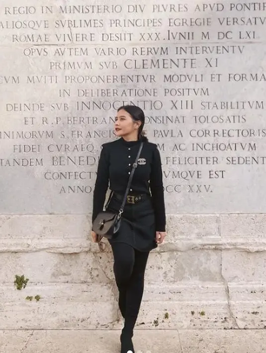 Prilly Latuconsina [Instagram/prillylatuconsina96]