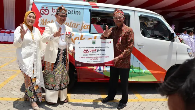 Bank Jatim Serahkan Bantuan CSR dan Branding Pasar Induk Among Tani