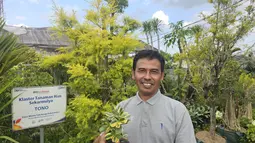 Lewat pendampingan dan pemberdayaan dari BRI, Tono selaku Ketua Klaster dan penjual lainnya mengakui usaha para petani tanaman hias Sekar Mulyo dapat terus berjalan, apalagi saat menghadapi musim Pandemi Covid-19 lalu. Selain itu, lewat pinjaman KUR (Kredit Usaha Rakyat) anggota kelompok merasa sangat terbantu dalam pendanaan usaha, sehingga roda perekonomian keluarga dapat berjalan hingga sekarang. (Dok. BRI)