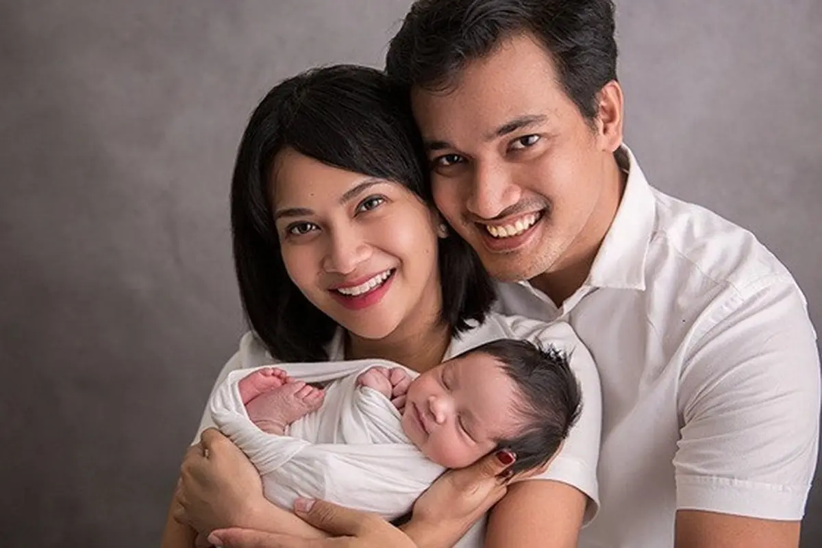 7 Gaya Pemotretan Baby Born Gala Sky, Anak Vanessa Angel Ini Curi Perhatian