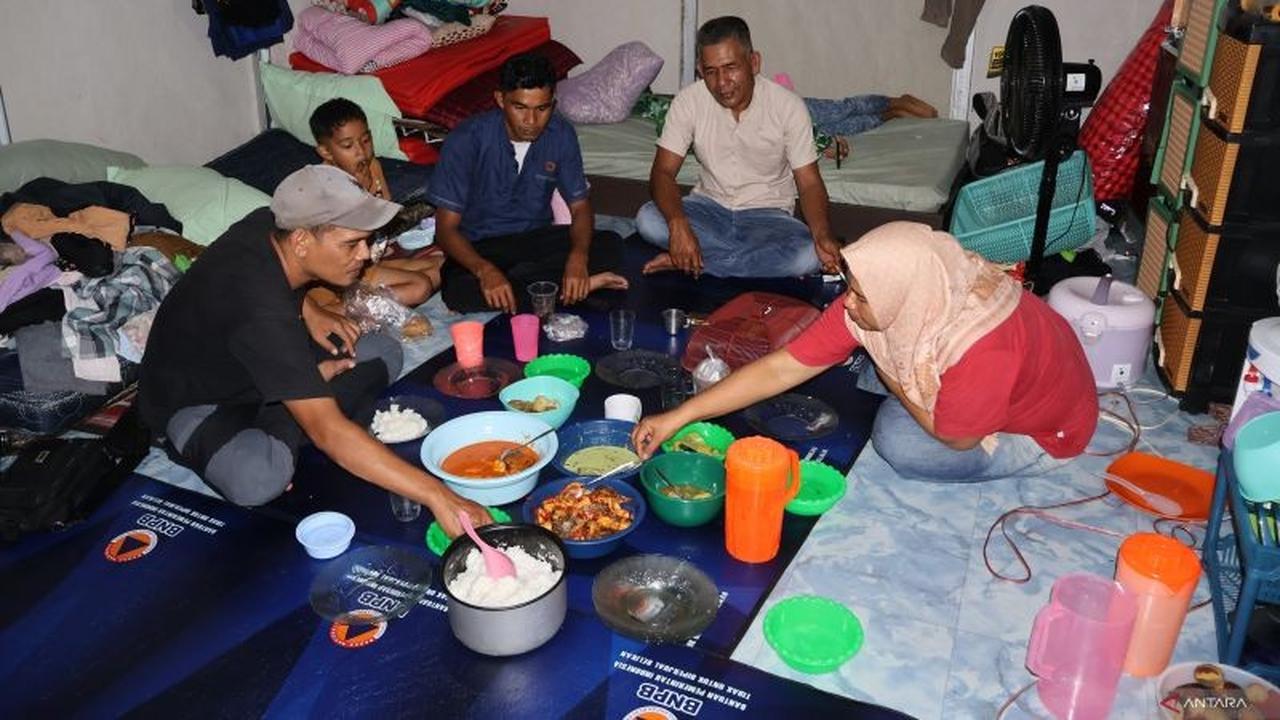 Ramadhan di Huntara: Kisah Pilu Penyintas Banjir Bandang Agam Rayakan Bulan Suci