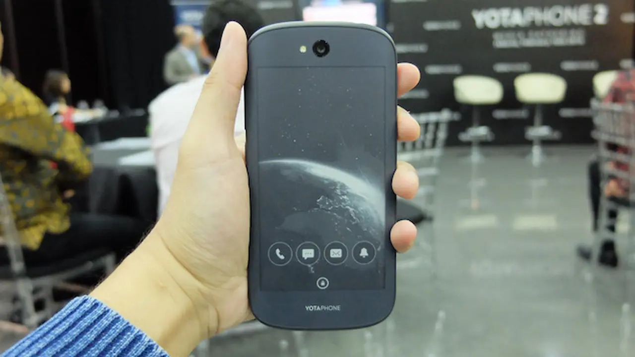 YotaPhone 2