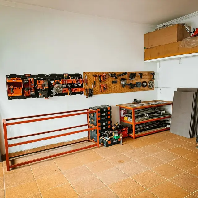 Foto Suasana Garasi Ariel Noah (Foto: Instagram @arielnoah)