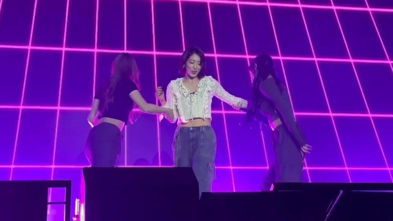 7 Potret Park Shin-Hye Manggung dan Cover Dance Lagu Jennie dengan Lincah, Aksinya Curi Perhatian