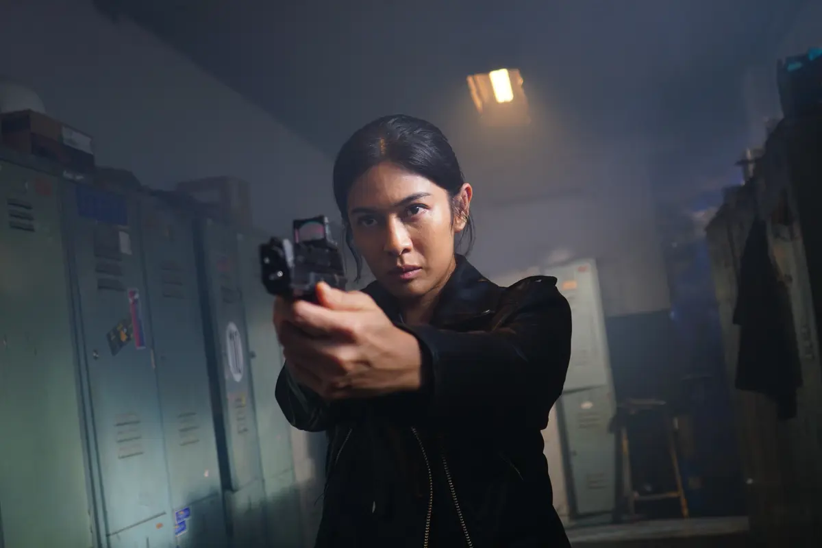 Dian Sastrowardoyo bermain dalam series Ratu Adil yang tayang di Vidio.