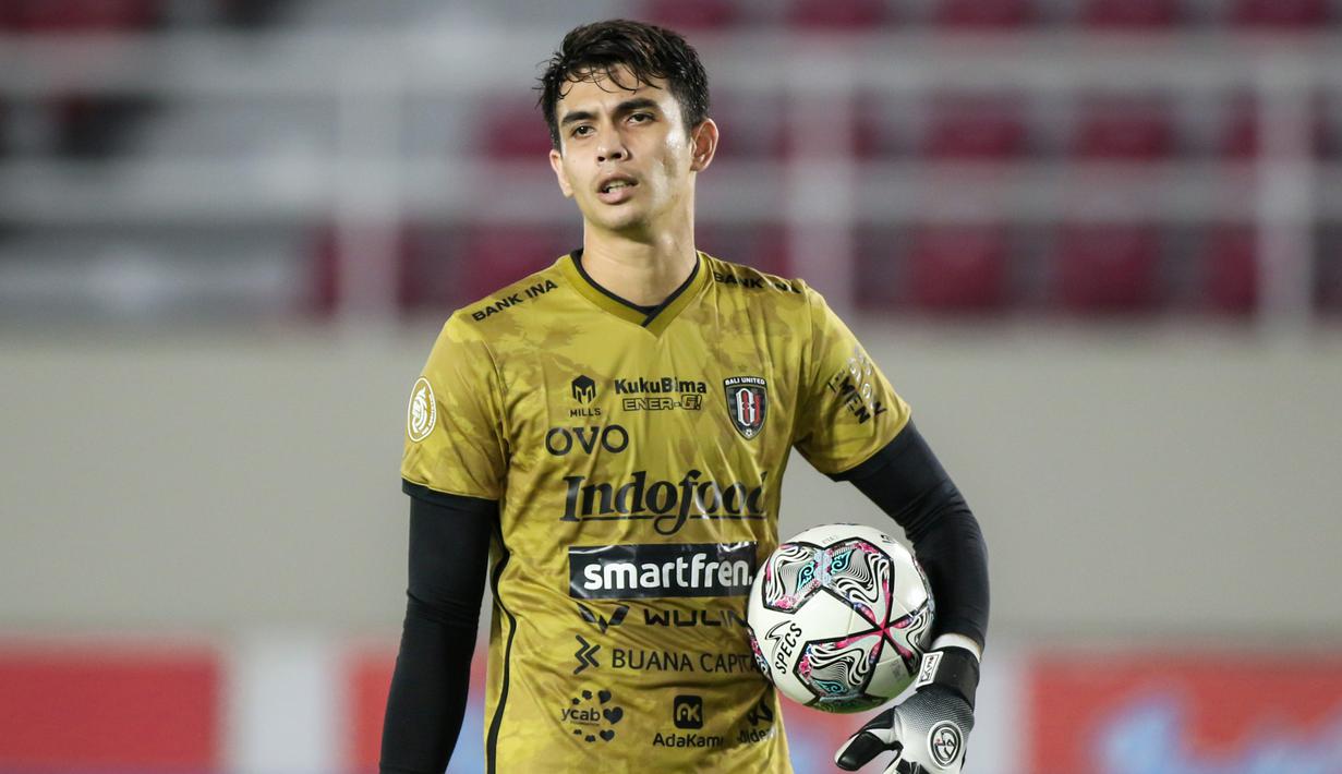 Pada tahun 2020, Nadeo memutuskan untuk bergabung dengan Bali United. Ia berhasil mengantarkan klub yang berjuluk Serdadu Tridatu tersebut ke peringkat lima klasemen sementara BRI Liga 1 pada musim ini. (Bola.com/Bagaskara Lazuardi)