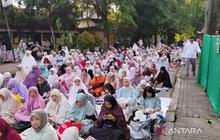 Antusiasme Jamaah Padati Shalat Idul Fitri Jaktim di Masjid Baitusy Syifa