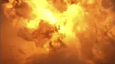 Gambar dari video SpaceX ini menunjukkan prototipe roket Starship SN8 milik SpaceX meledak saat melakukan pendaratan usai menyelesaikan uji terbang di fasilitas perusahaan di Boca, Chica, Texas pada Rabu (9/12/2020). Ledakan imemicu bola api raksasa ke udara di sekitar area uji coba. (SpaceX via AP)